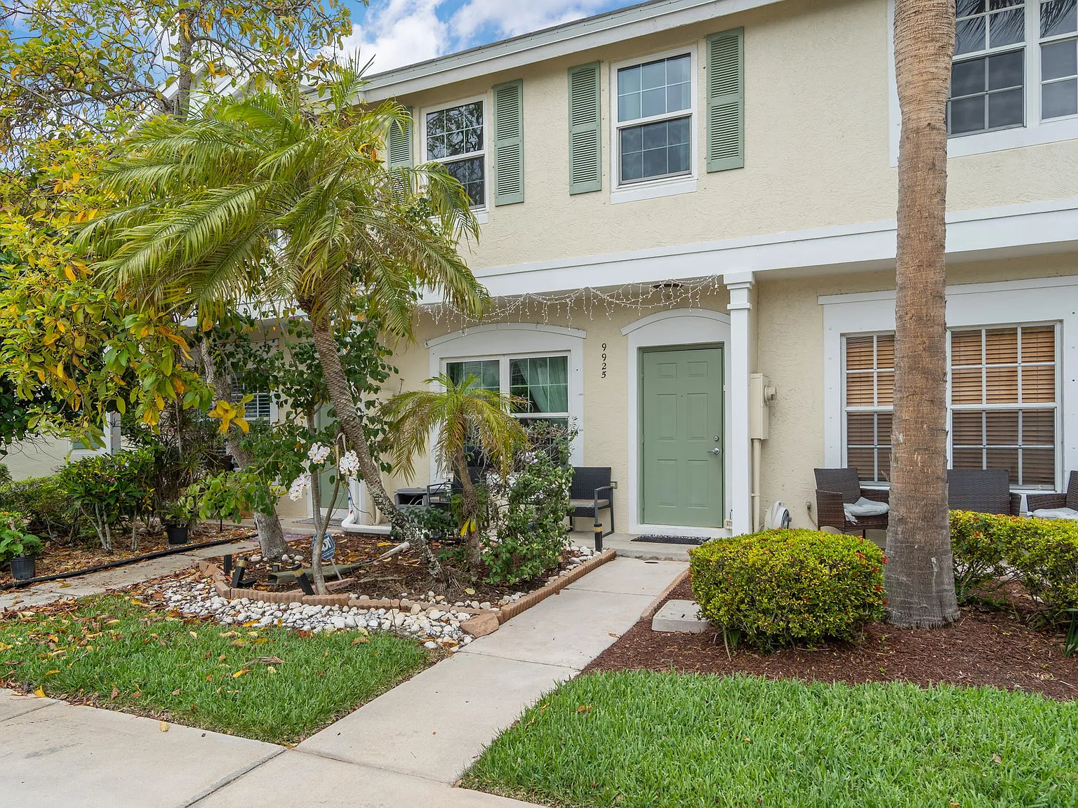 3 bed, 2.5 bath, 1170 sqft, $2,900 — Photo 2