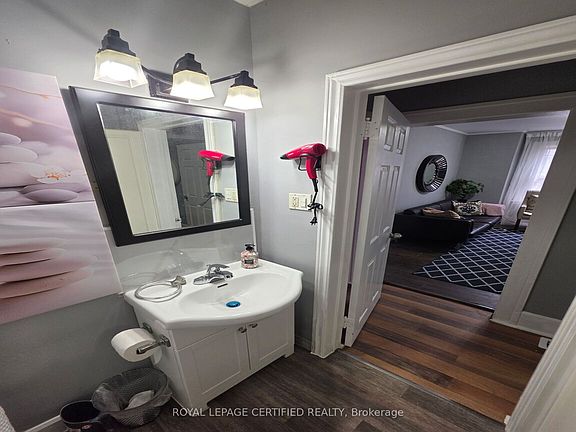 4th image of 1184 Janette Ave
