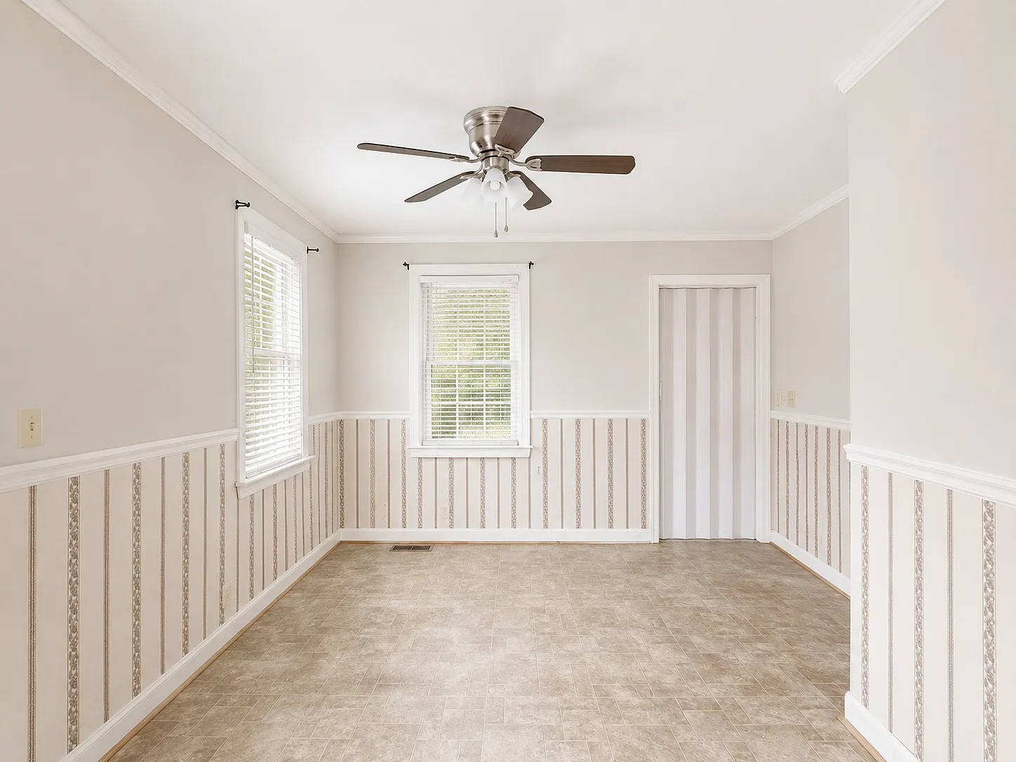 3 bed, 1200 sqft, $1,295 — Photo 4