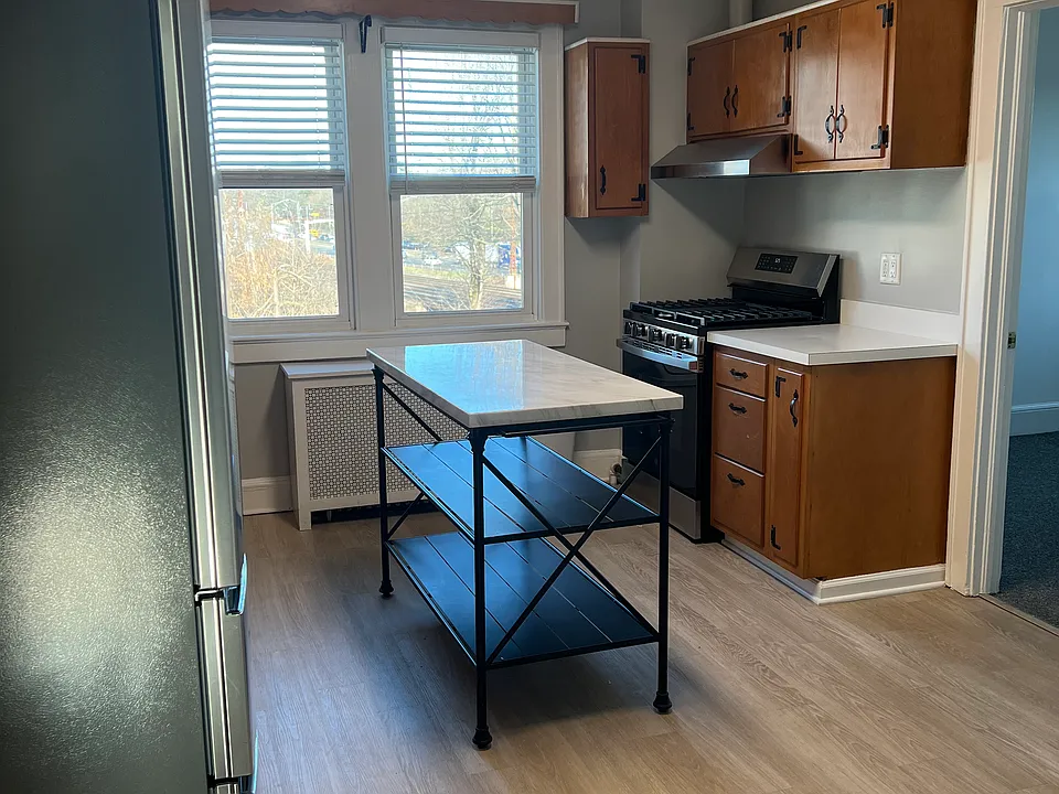 Eat-in Kitchen