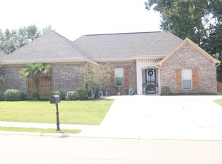 127 Bainbridge Xing, Canton, MS 39046