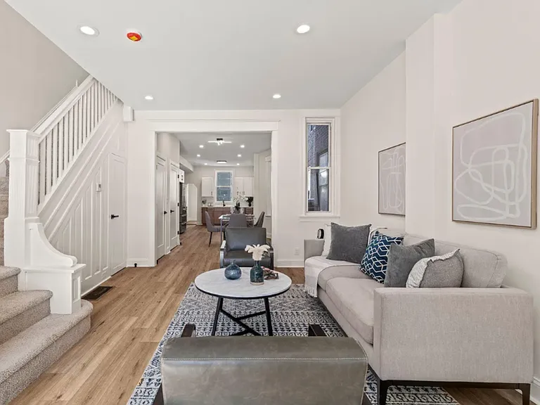 2921 W Oxford St — Photo 3