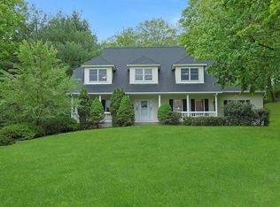 5 Sherwood Farms Ct, Stony Pt, NY 10980