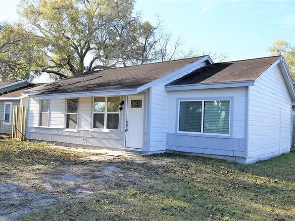 3102 Avenue H, Dickinson, TX 77539