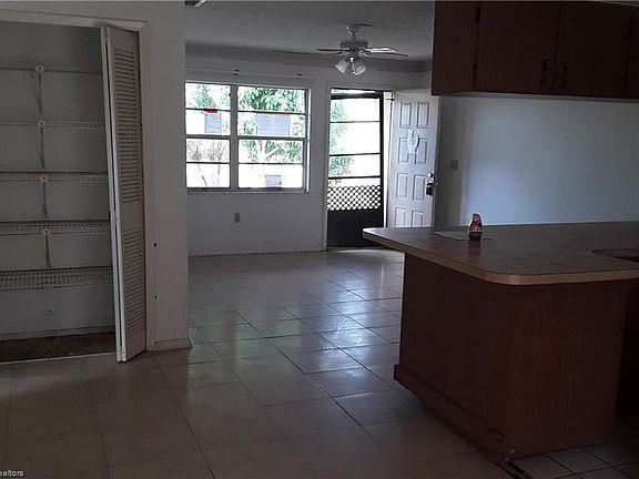 4th image of 1160 Macarthur St