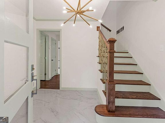 2nd image of 4431 Buckingham Cir
