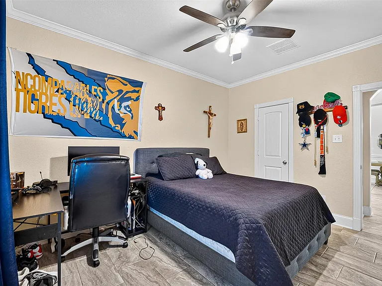 2624 Holbrook Springs Ln — Photo 32