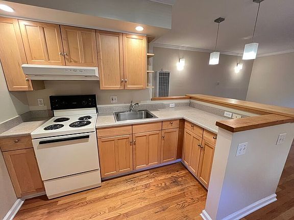 4th image of 329 Lester Ave APT 3
