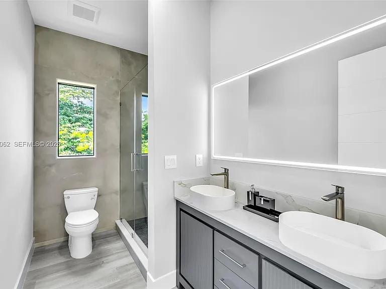 808 SW 9th St #B — Photo 24
