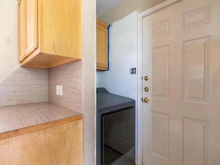 136 Nolan St #B — Photo 8