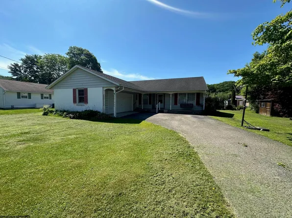 216 Ferndale Dr, Elkins, WV 26241