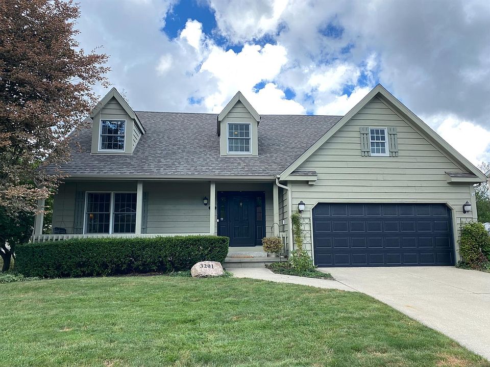 1st image of 3201 Parker Dr