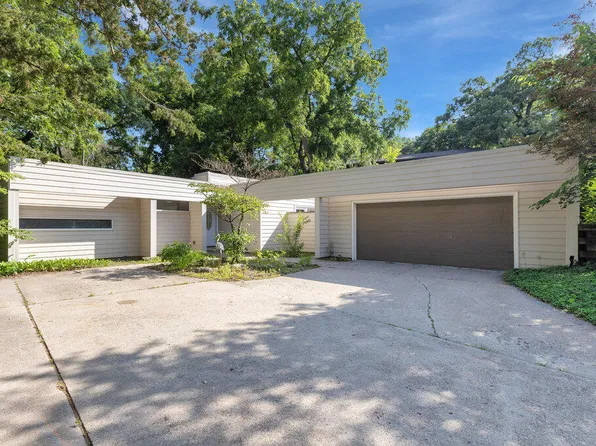 4530 Westbend Dr, Ames, IA 50014