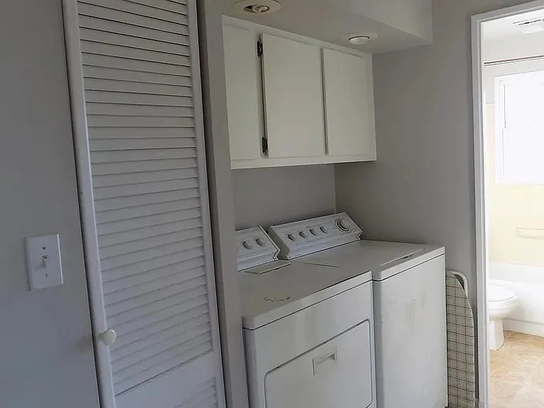 1425 Evans Ave — Photo 7
