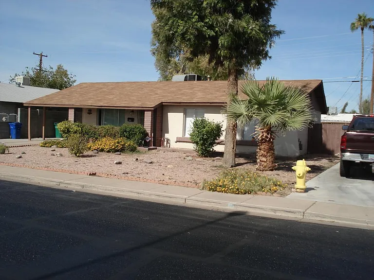 1502 W 7th Dr — Photo 2