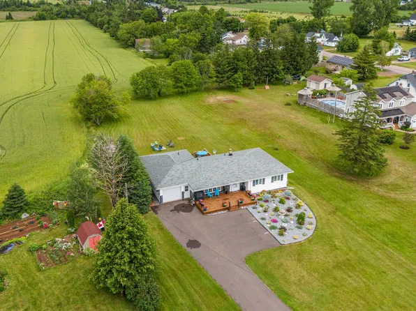 37 Lady Slipper Dr N, Miscouche, PE C0B 1T0