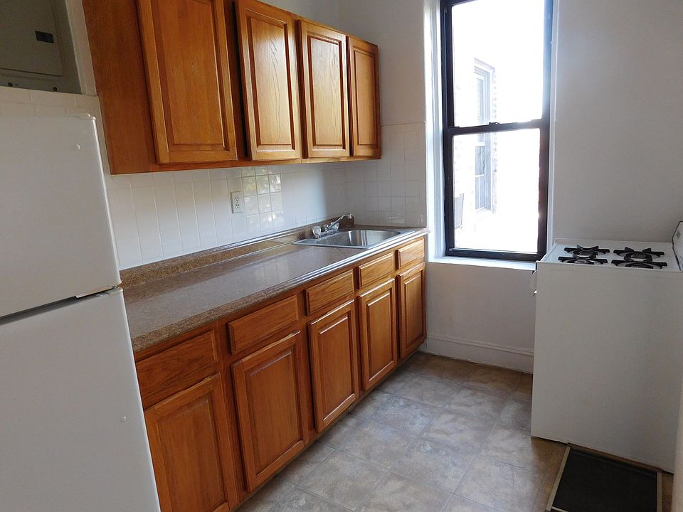2nd image of 3114 35th St APT 3D