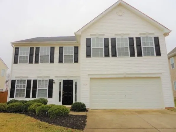 6824 Championship Dr, Whitsett, NC 27377