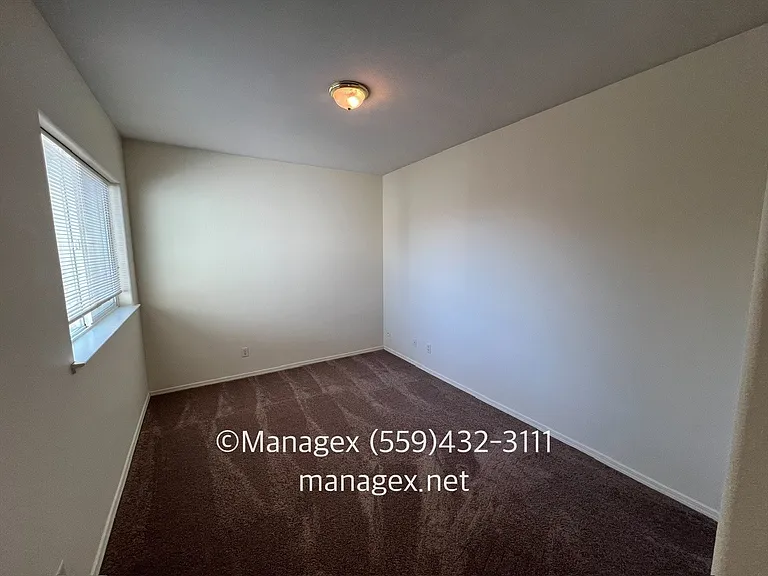 737 W Siena Ln — Photo 15