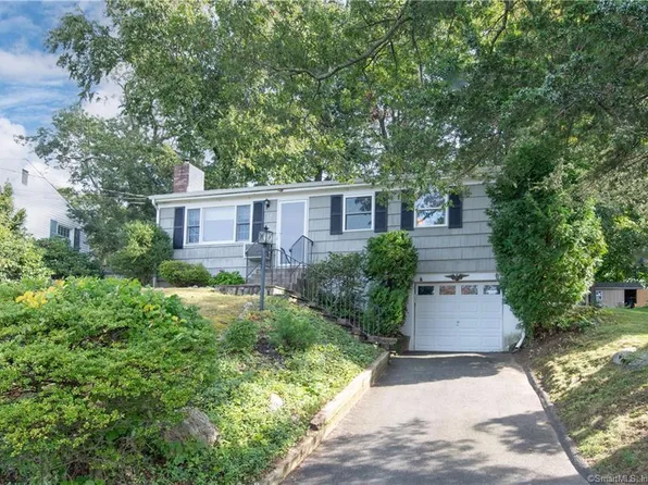 41 Skyline Drive, Brookfield, CT 06804