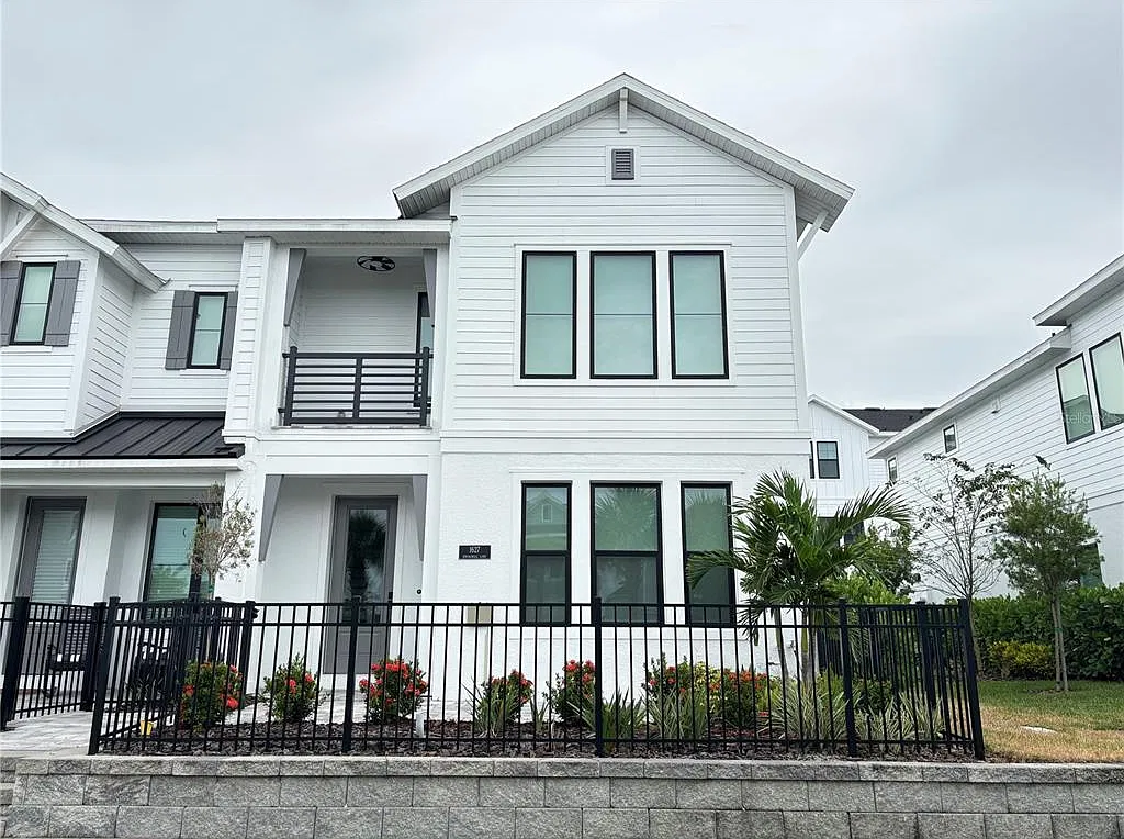 3 bed, 2.5 bath, 1772 sqft, $4,200 — Photo 2