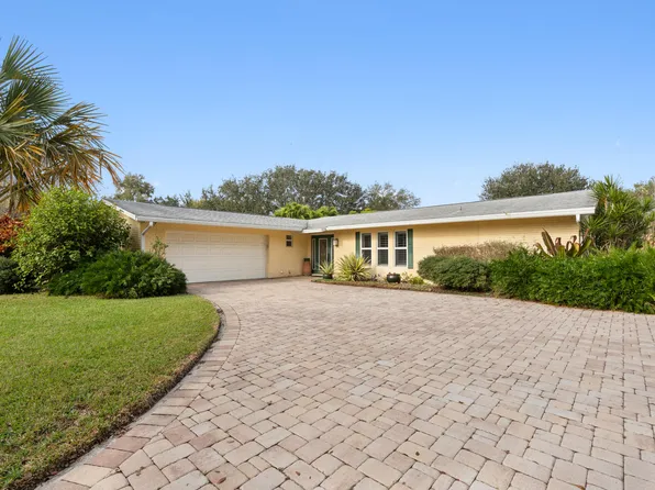 8107 Damascus Drive, Palm Beach Gardens, FL 33418