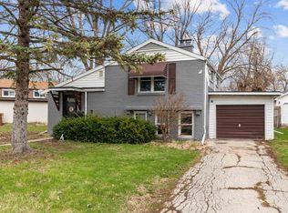 713 Carver Ln, Menasha, WI 54952