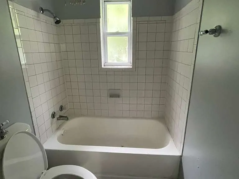 2187 Westwood Northern Blvd — Photo 21