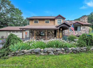 527 Forest Ln, Archbald, PA 18403
