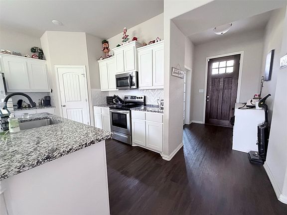 2nd image of 505 Smith Rd
