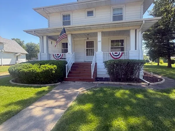 105 N Logan St, New Holland, IL 62671