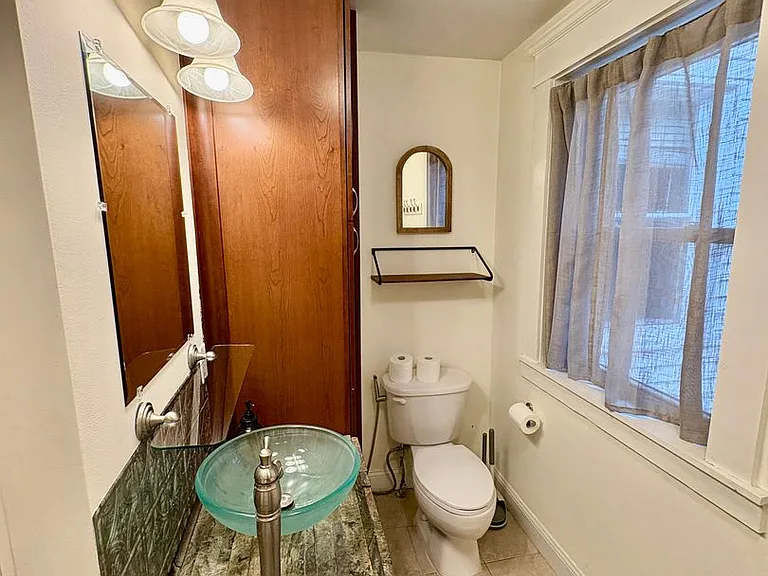 1912 McCausland Ave — Photo 12