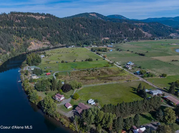 826 Riverdale Dr, Saint Maries, ID 83861