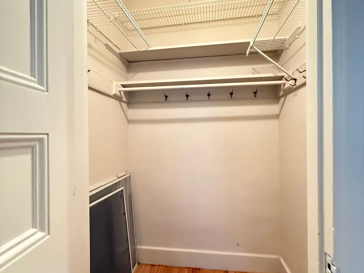 1 bed, 9999 sqft, $2,700 — Photo 4