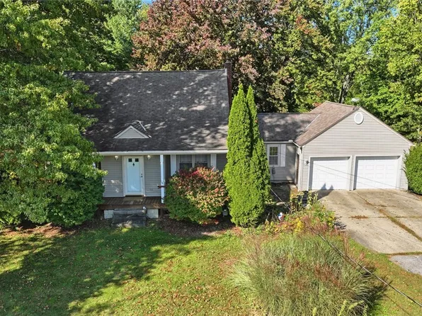 852 S Lake St, Amherst, OH 44001