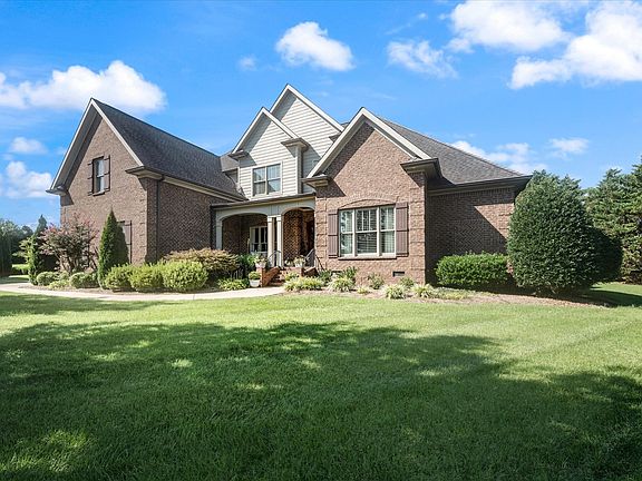 2nd image of 1017 Rosebud Ct
