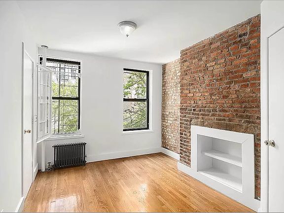 2nd image of 209 E 4th St APT 7