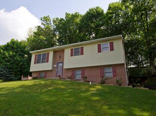 697 White Oak Rd, Manheim, PA 17545
