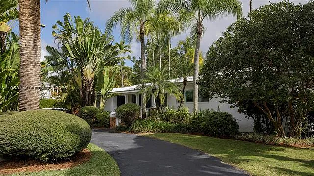 7801 SW 58th Ave — Photo 31