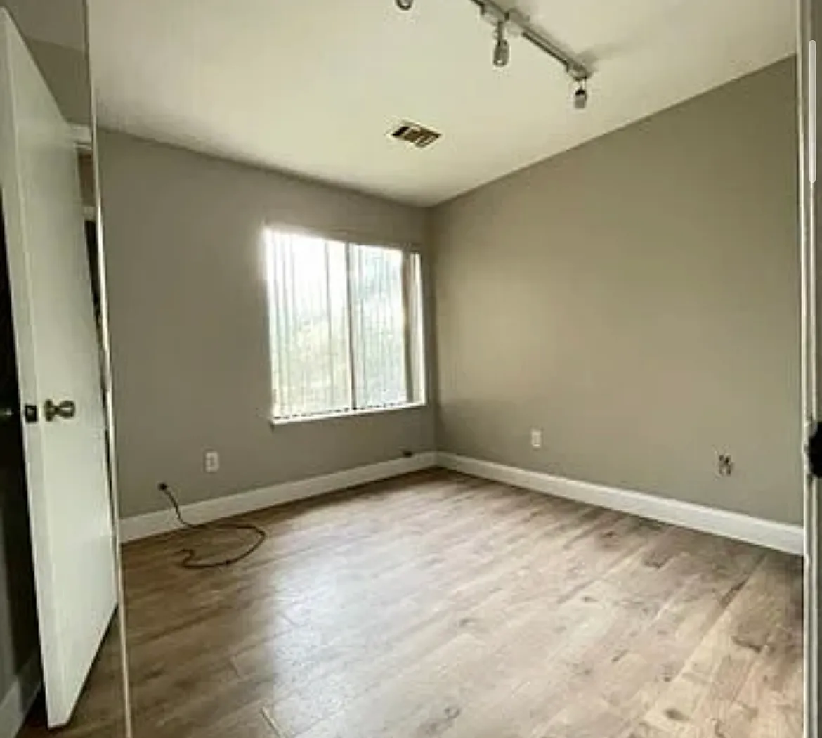 2 bed, 1100 sqft, $1,550 — Photo 4