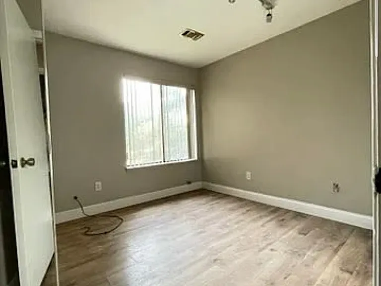 23777 Village House Dr S — Photo 4