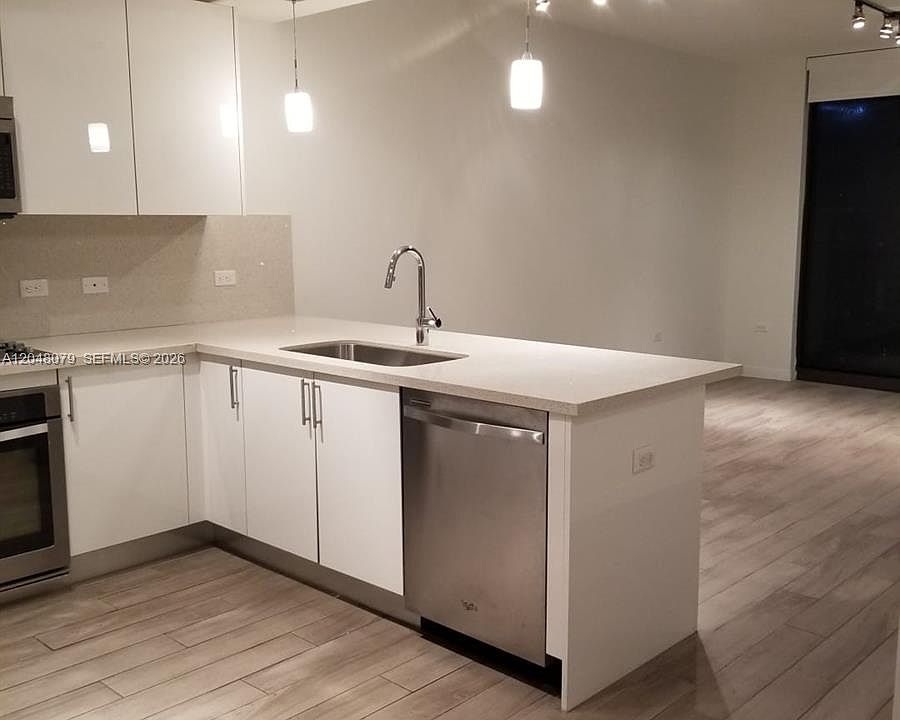 1st image of 999 SW 1st Ave APT 3308