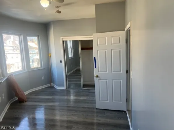 126 Livingston St, Elizabeth, NJ 07206