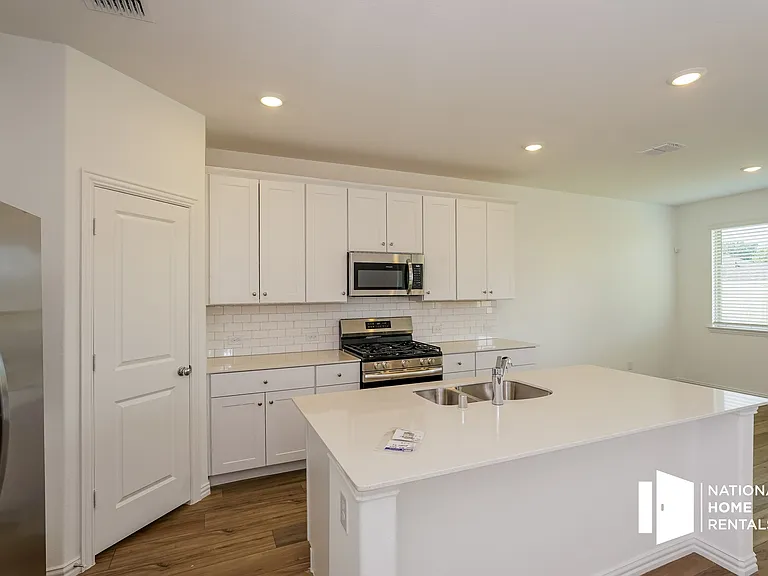 1332 Pistachio Dr — Photo 7