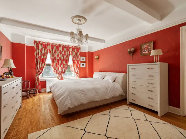 163 East 81st Street image 4 of 12