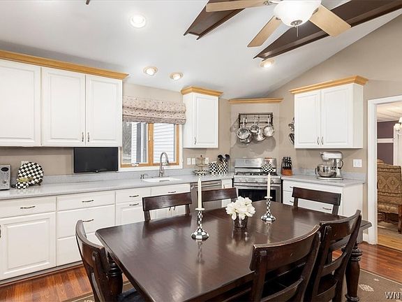 4th image of 139 Maple Rd