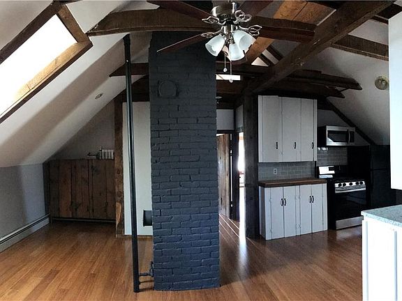 4th image of 160 Woodbine St APT 3