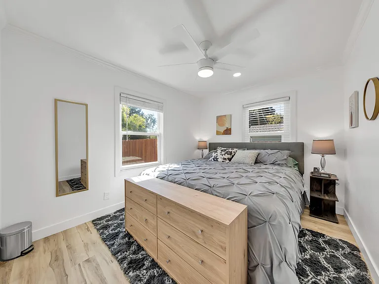916 Poplar Ave — Photo 38