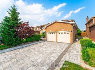 21 Williamsburg Ln, Vaughan, ON L4L5C8