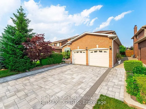 21 Williamsburg Ln, Vaughan, ON L4L 5C8